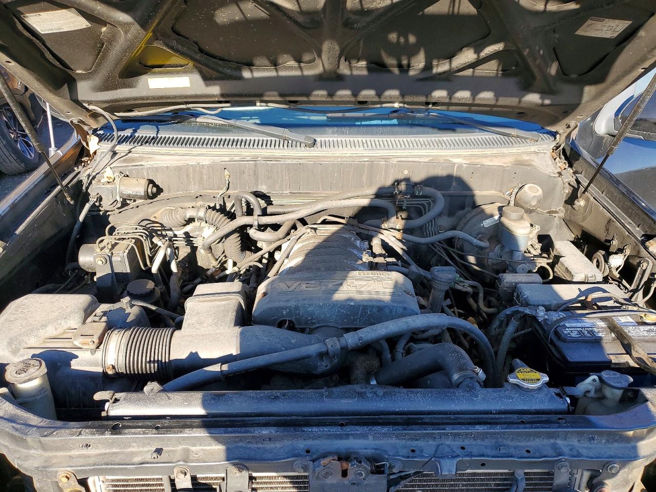 TOYOTA SEQUOIA 2003 — 13
