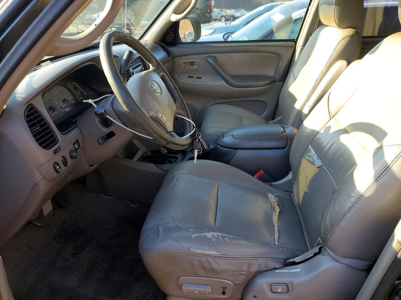 TOYOTA SEQUOIA 2003 — 8