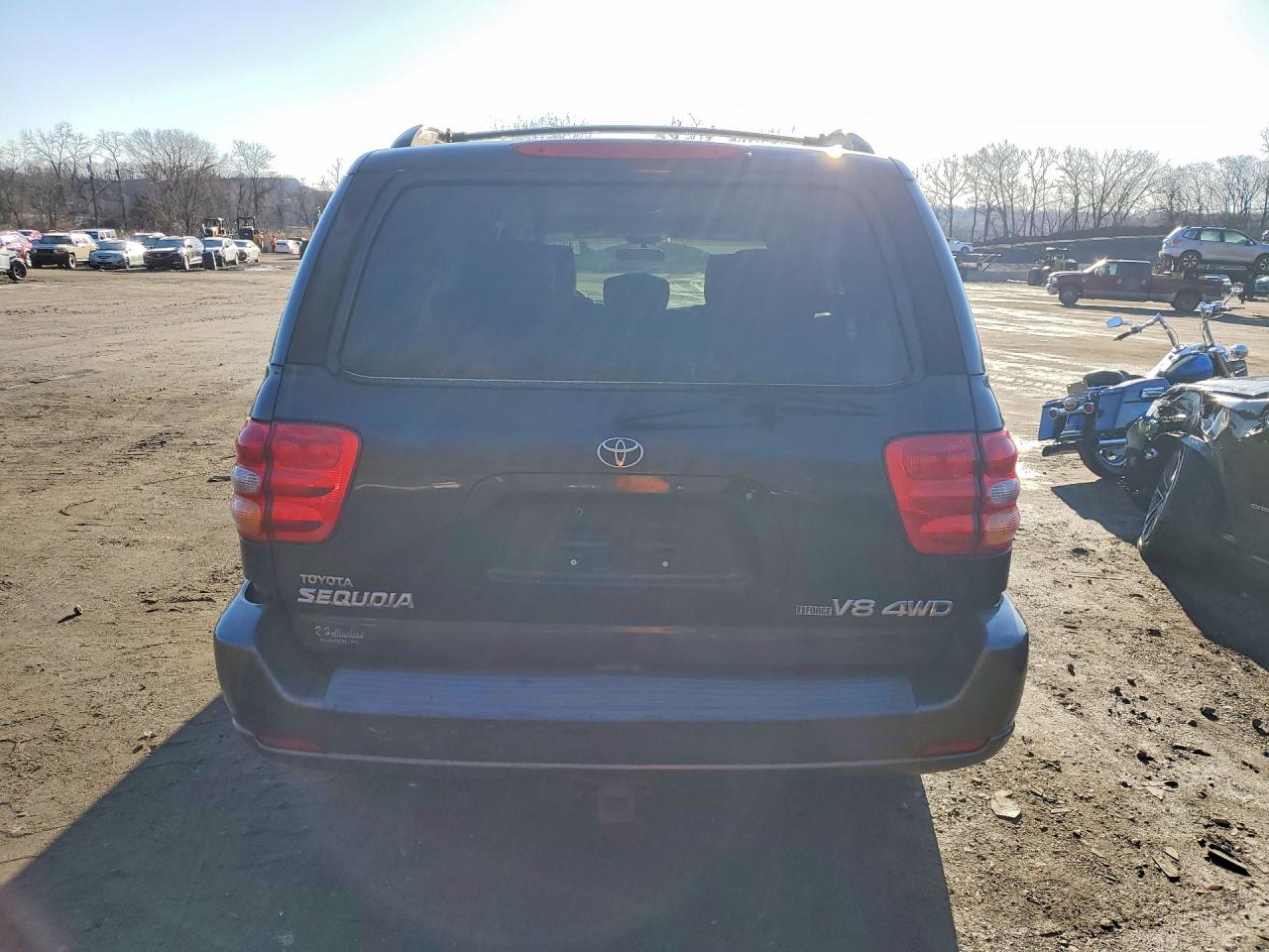 TOYOTA SEQUOIA 2003 — 7