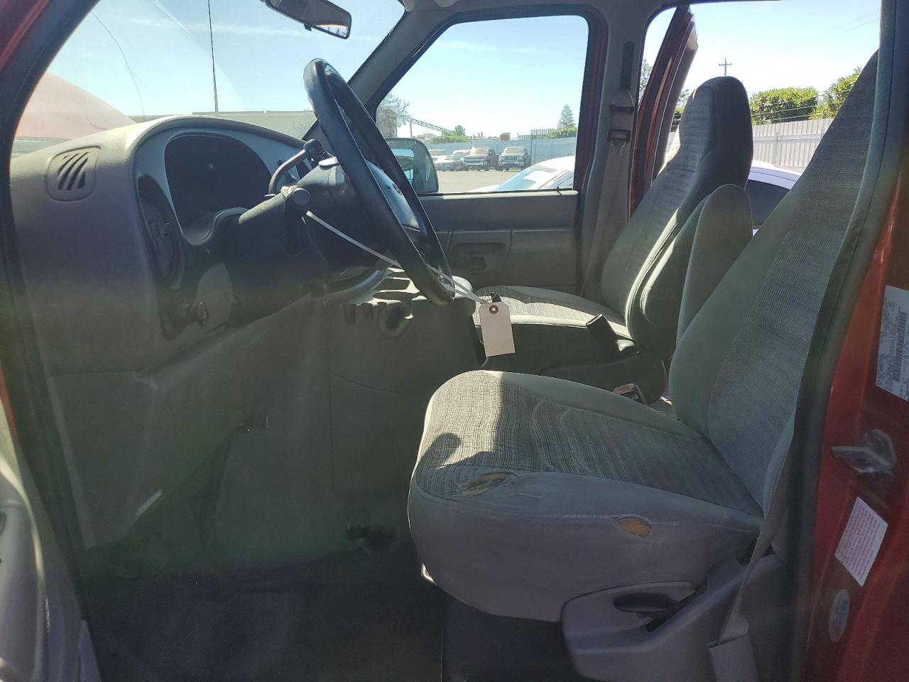FORD ECONOLINE 2000 — 8