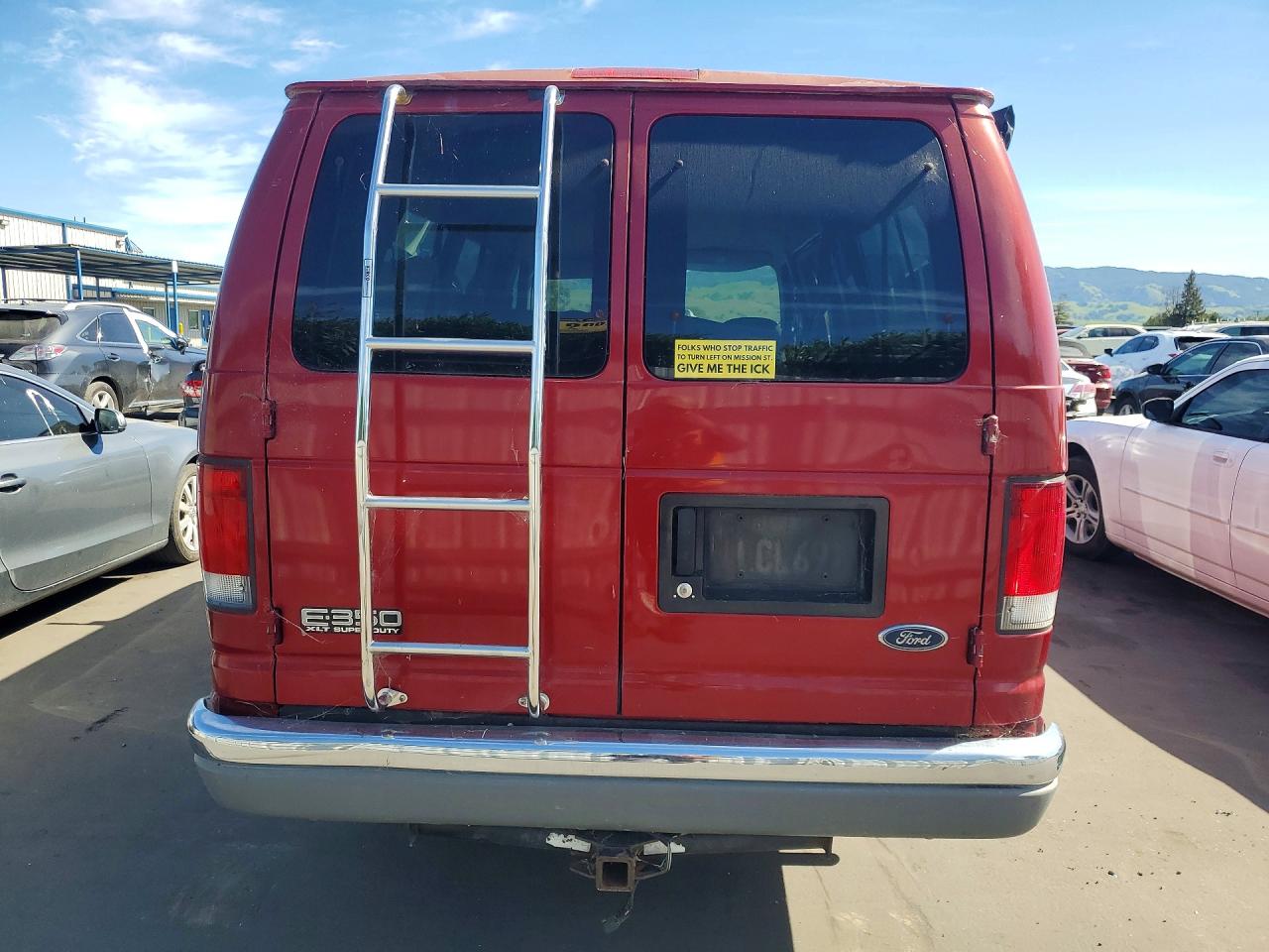 FORD ECONOLINE 2000 — 7