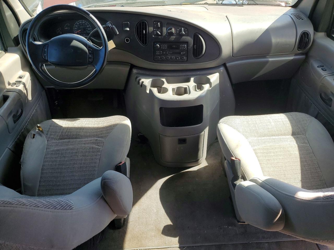 FORD ECONOLINE 2000 — 9