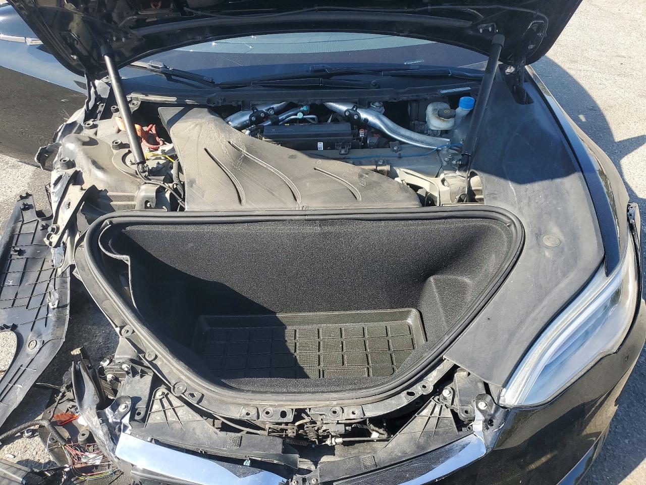 TESLA MODEL S 2017 — 12