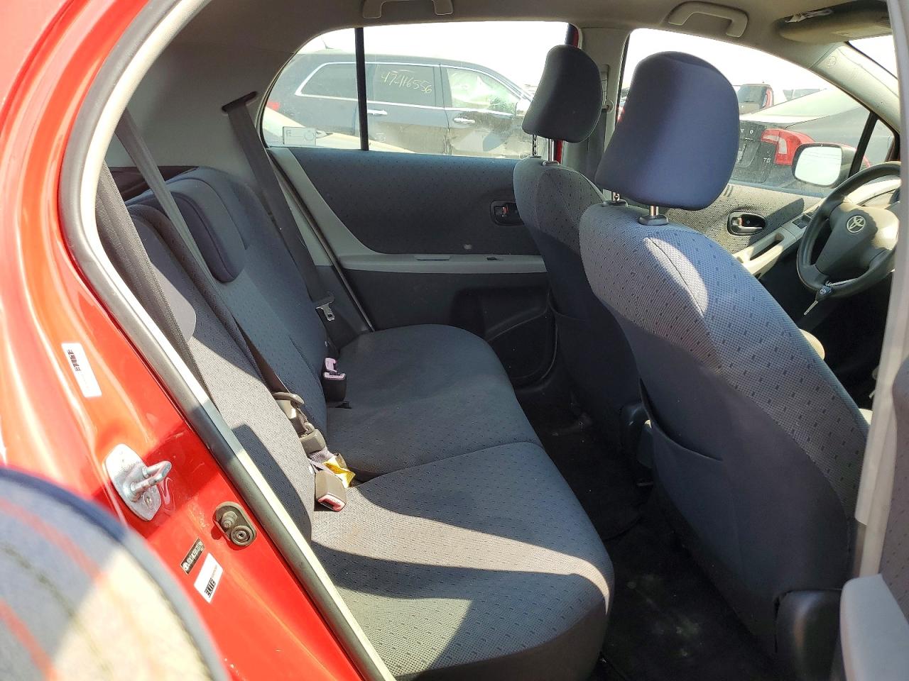 TOYOTA YARIS 2011 — 11