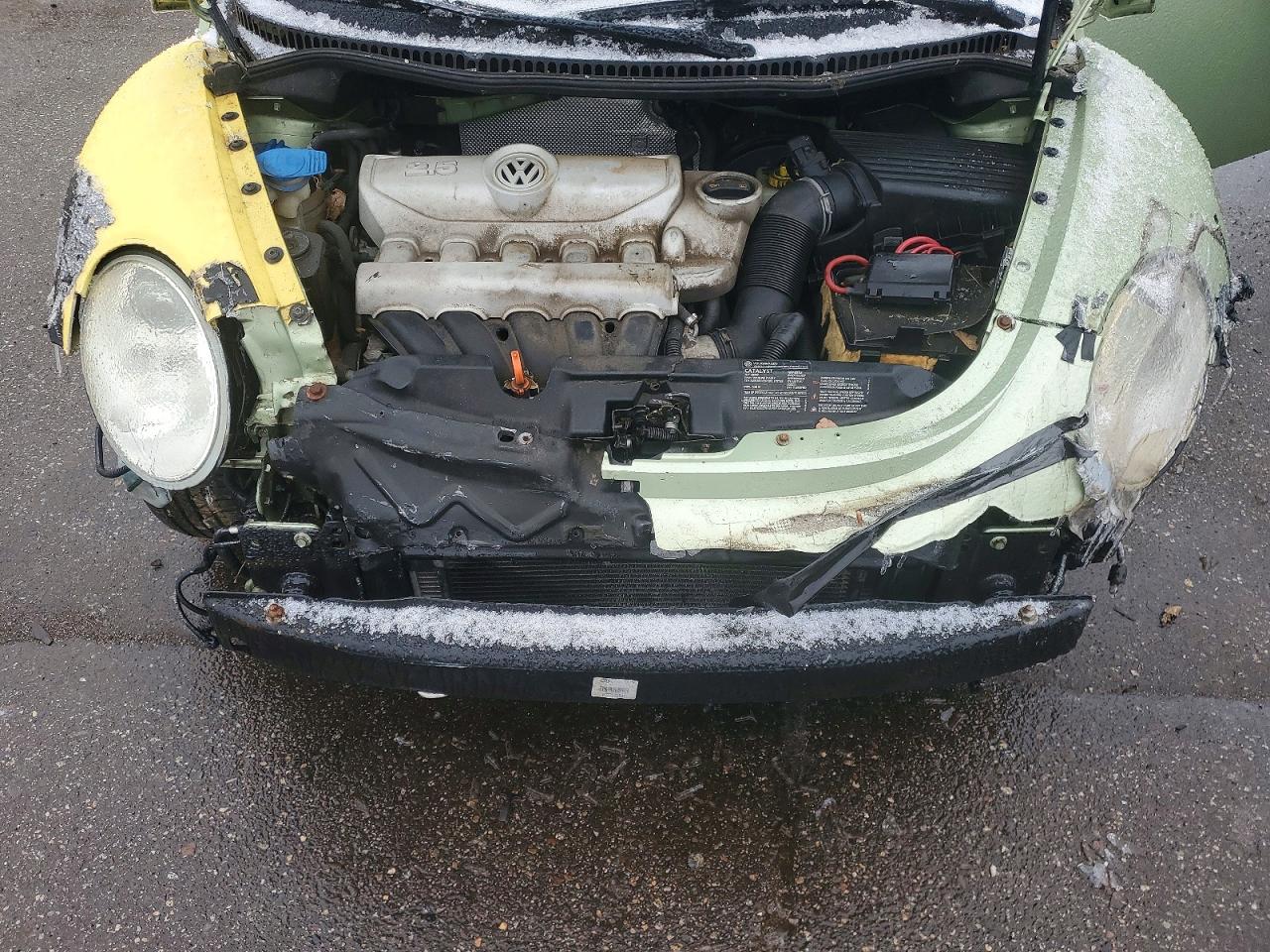 VOLKSWAGEN NEW BEETLE 2008 — 12