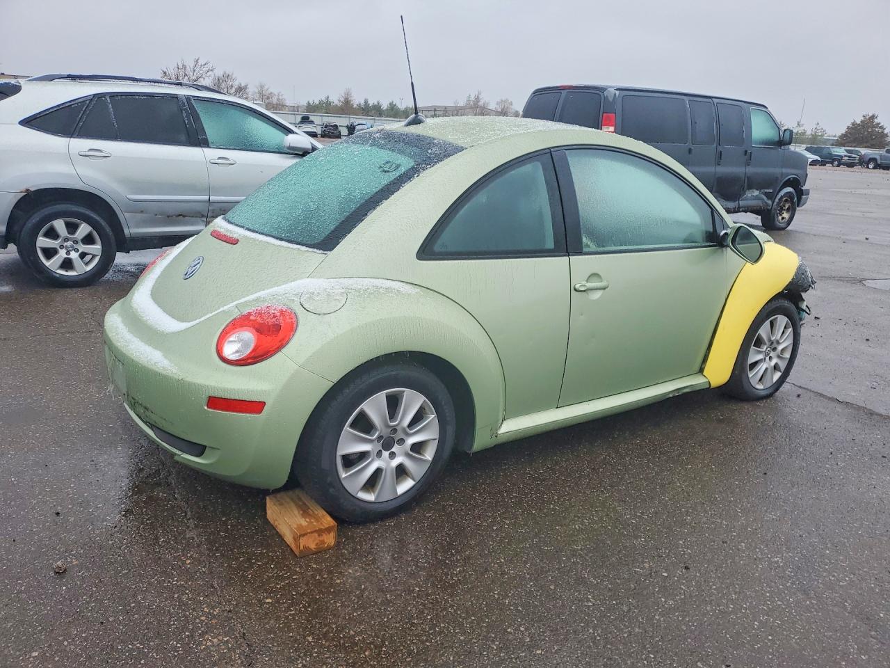 VOLKSWAGEN NEW BEETLE 2008 — 4