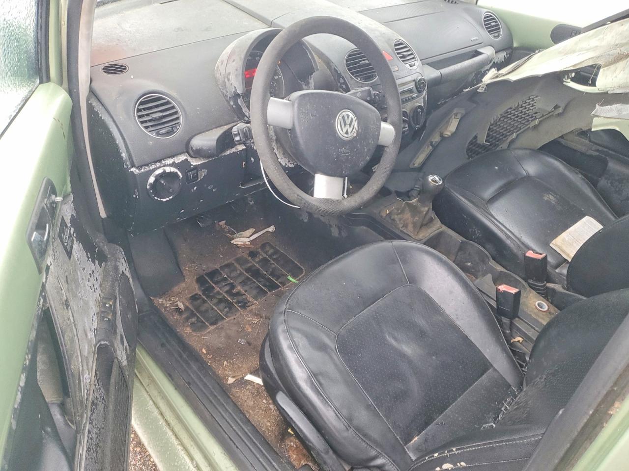 VOLKSWAGEN NEW BEETLE 2008 — 9
