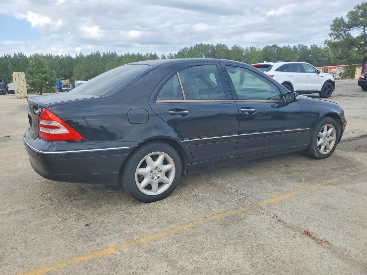 MERCEDES-BENZ C 2004 — 4