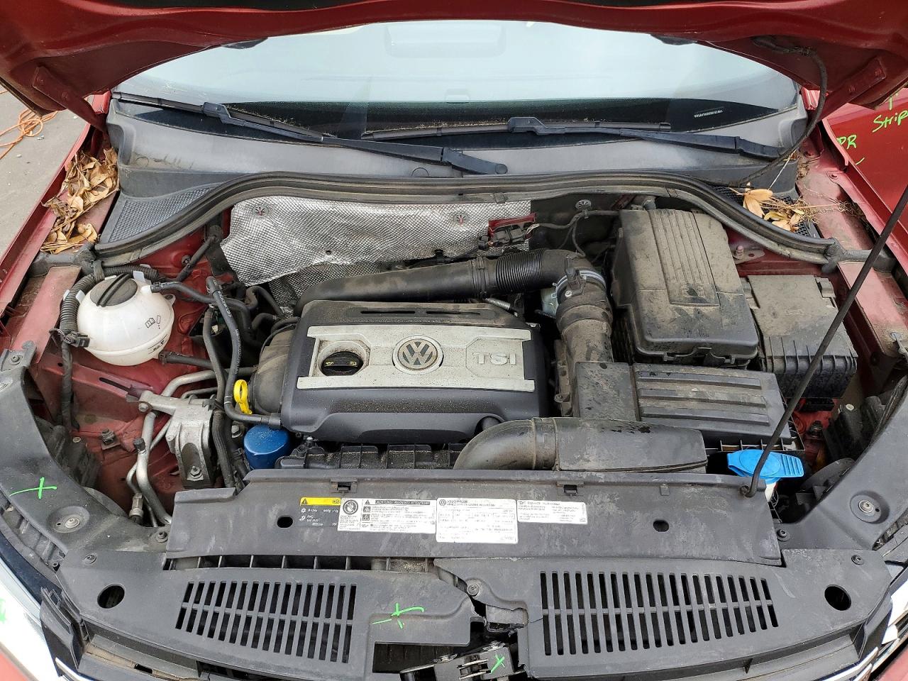 VOLKSWAGEN TIGUAN 2015 — 12