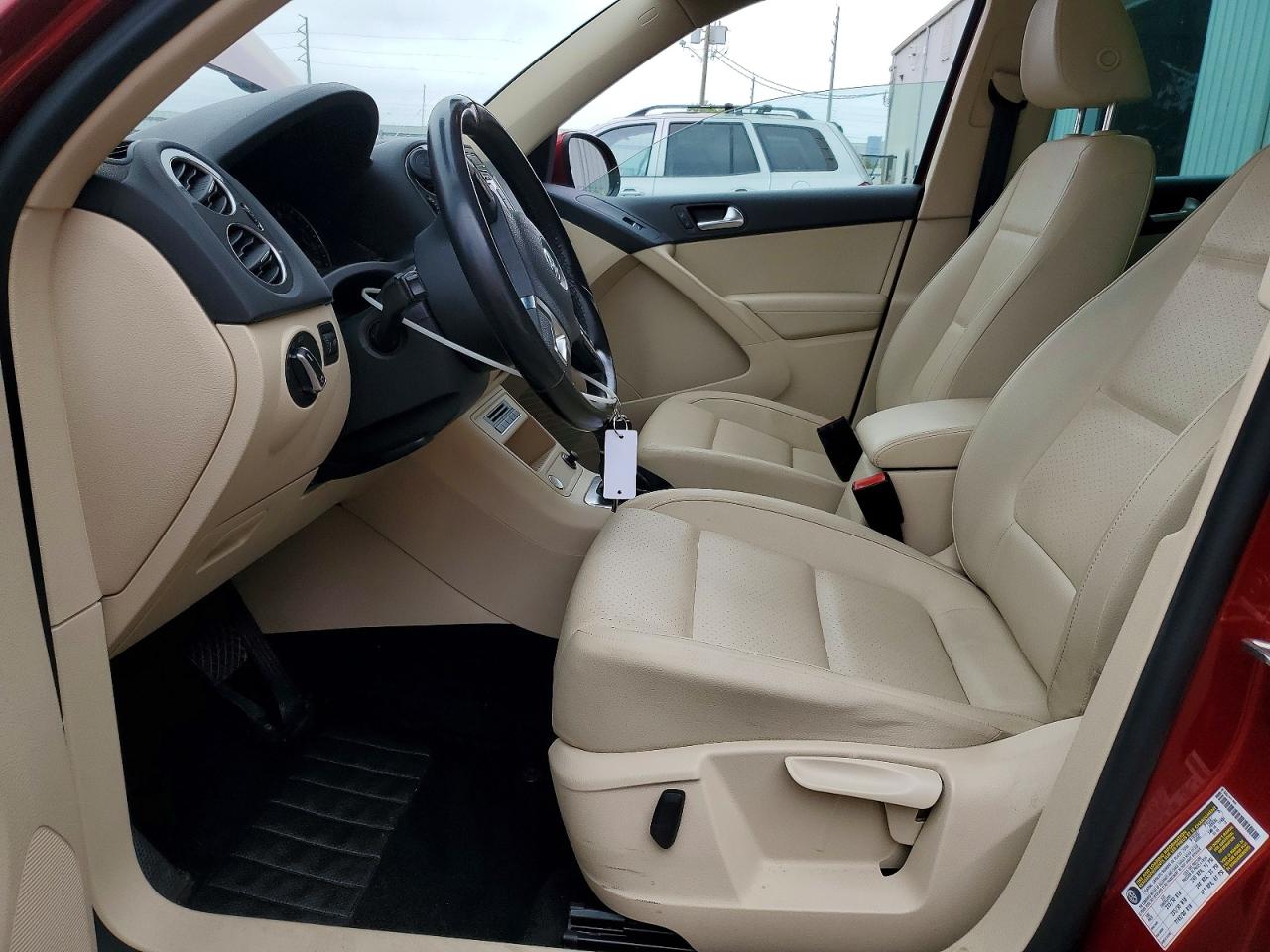 VOLKSWAGEN TIGUAN 2015 — 8