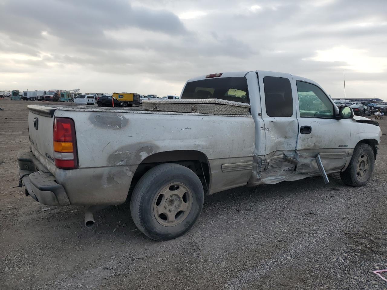 CHEVROLET SILVERADO 2000 — 4