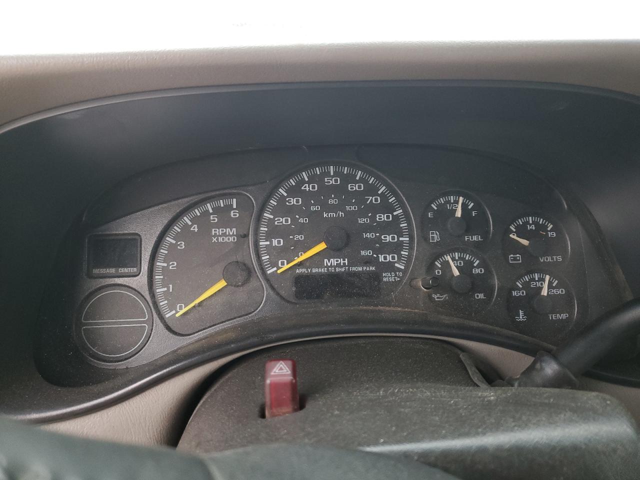 CHEVROLET SILVERADO 2000 — 10