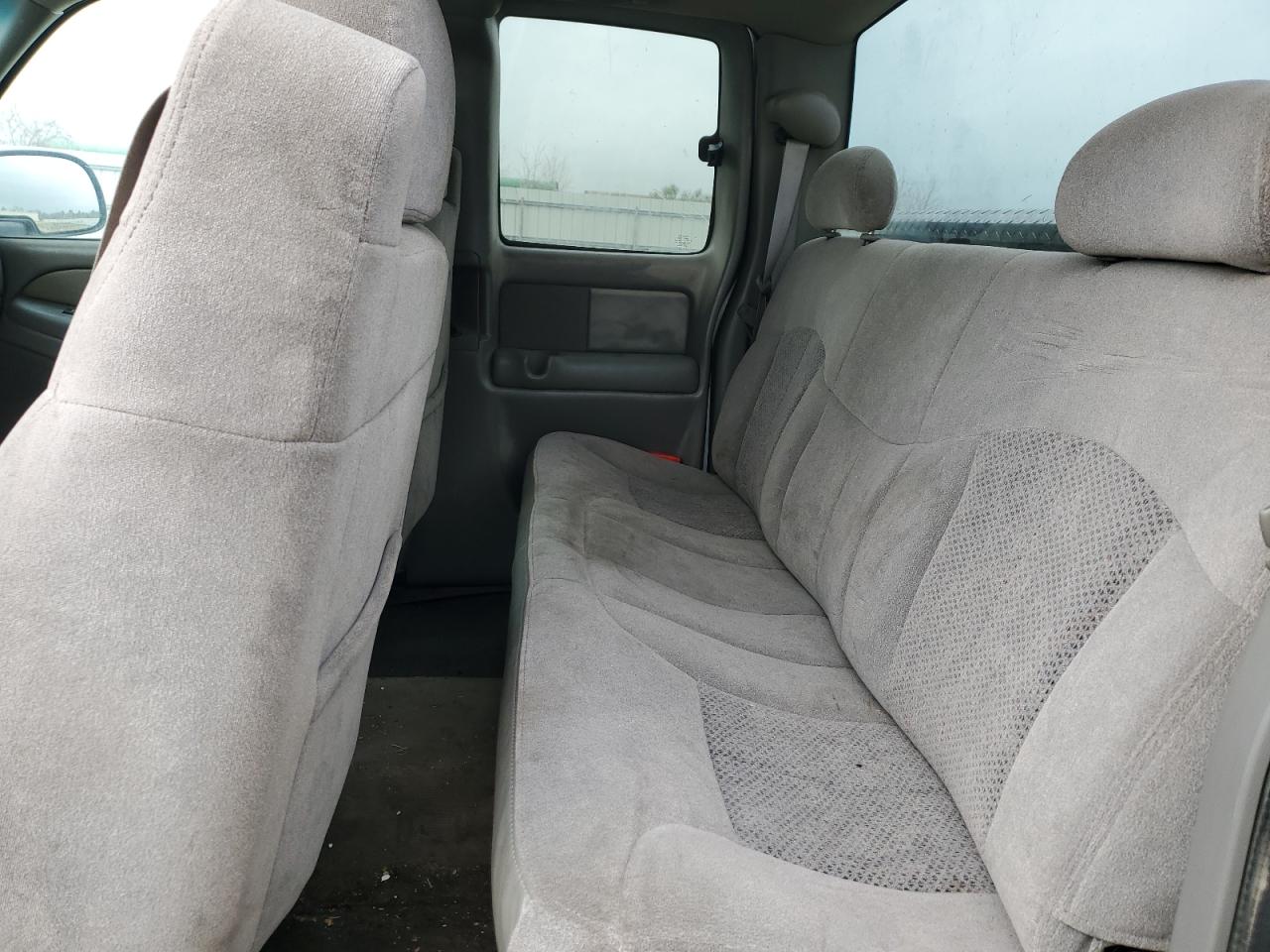 CHEVROLET SILVERADO 2000 — 11