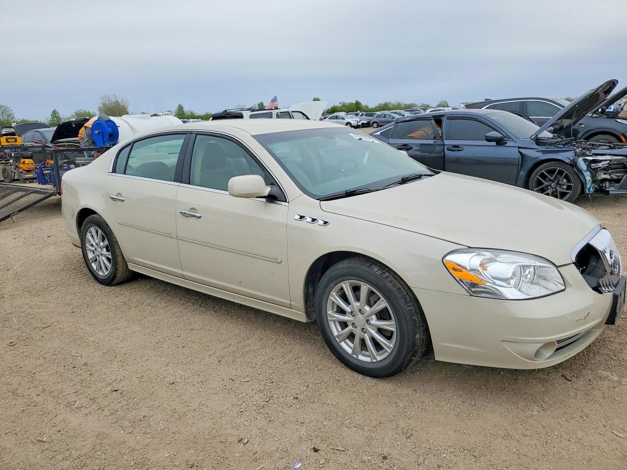 BUICK LUCERNE 2011 — 5