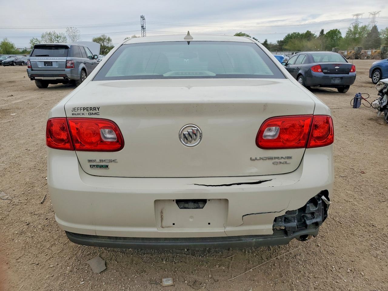 BUICK LUCERNE 2011 — 7