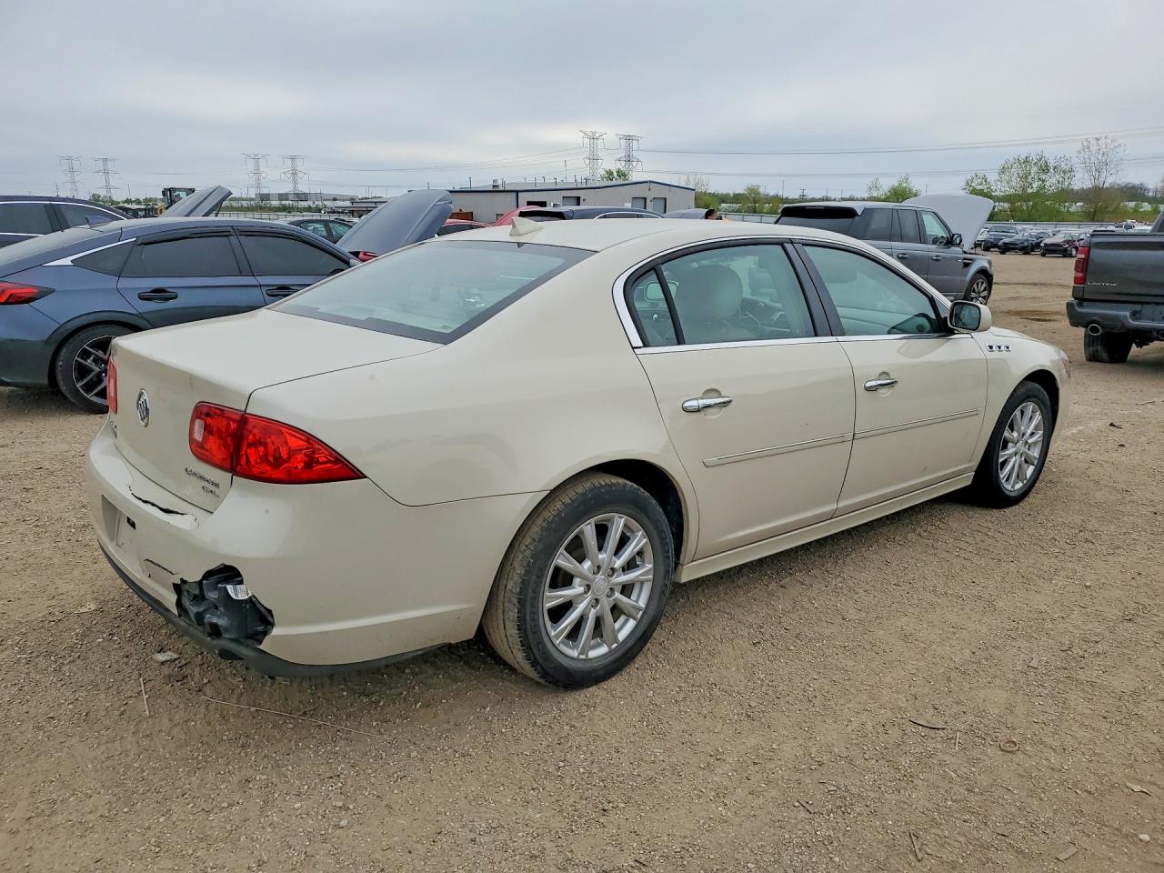 BUICK LUCERNE 2011 — 4