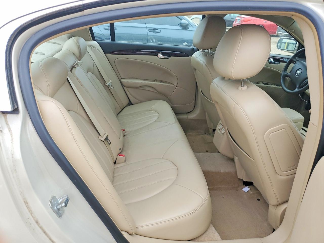 BUICK LUCERNE 2011 — 11