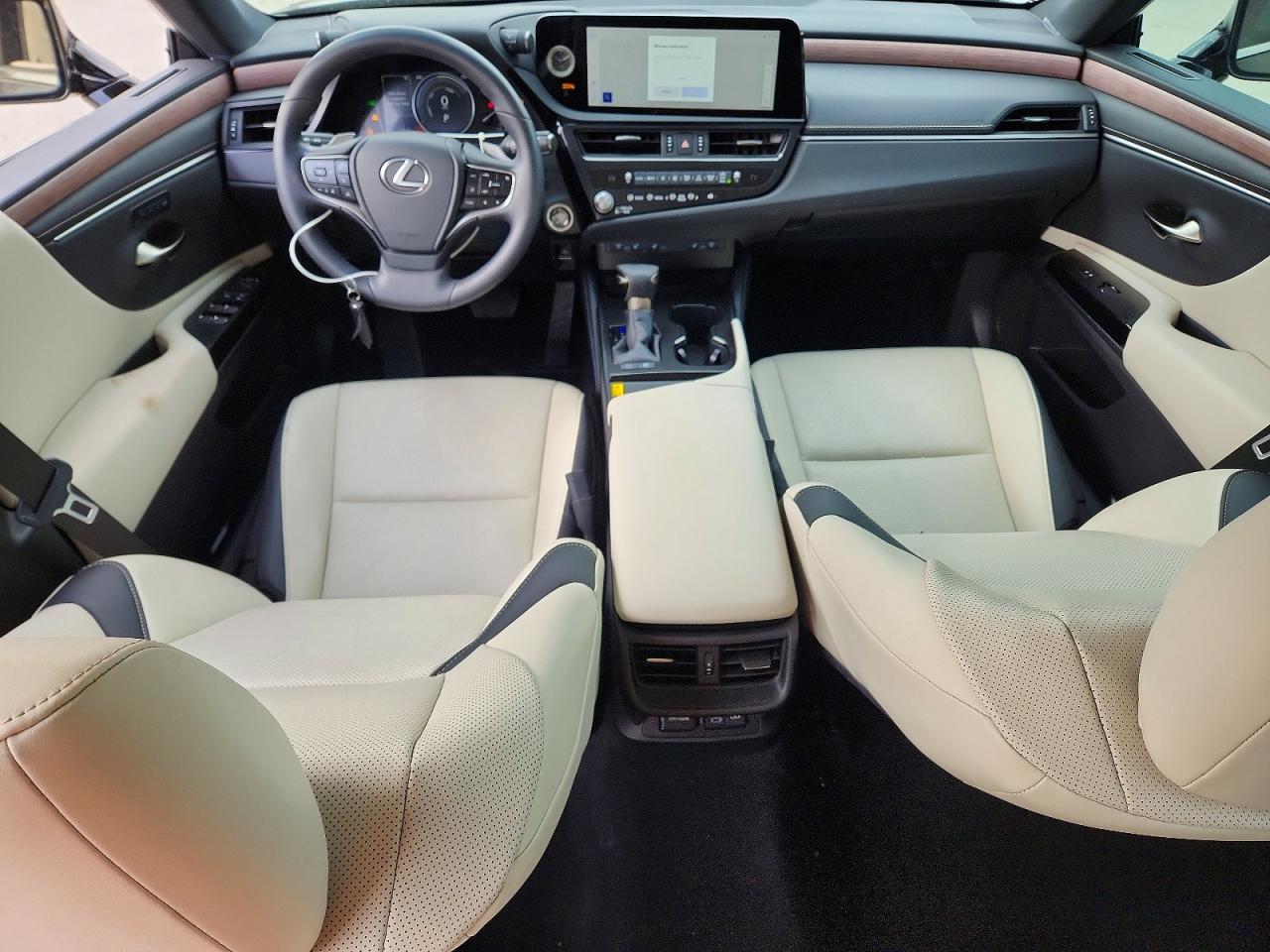 LEXUS ES 300H 2025 — 9