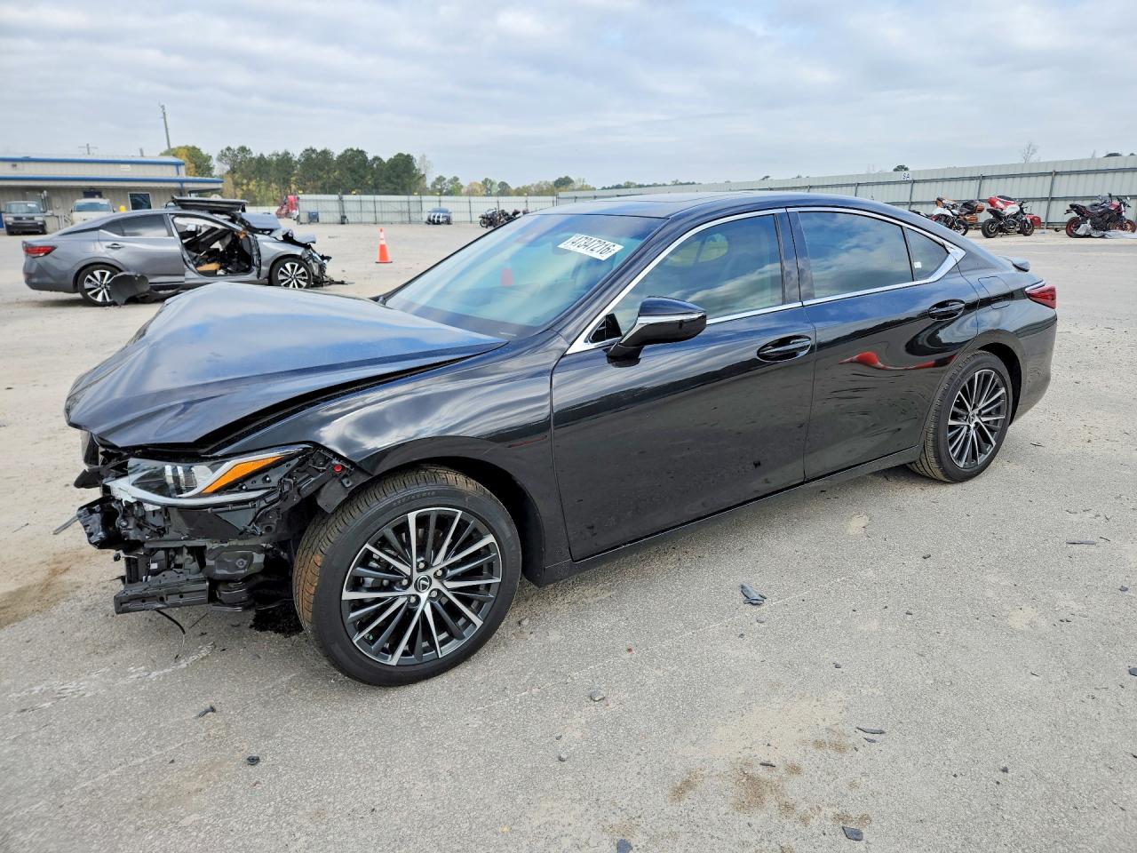 LEXUS ES 300H 2025 — 2