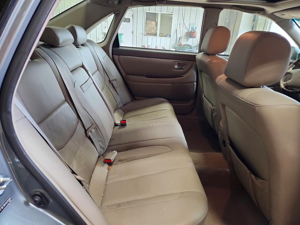 TOYOTA AVALON 2004 — 11