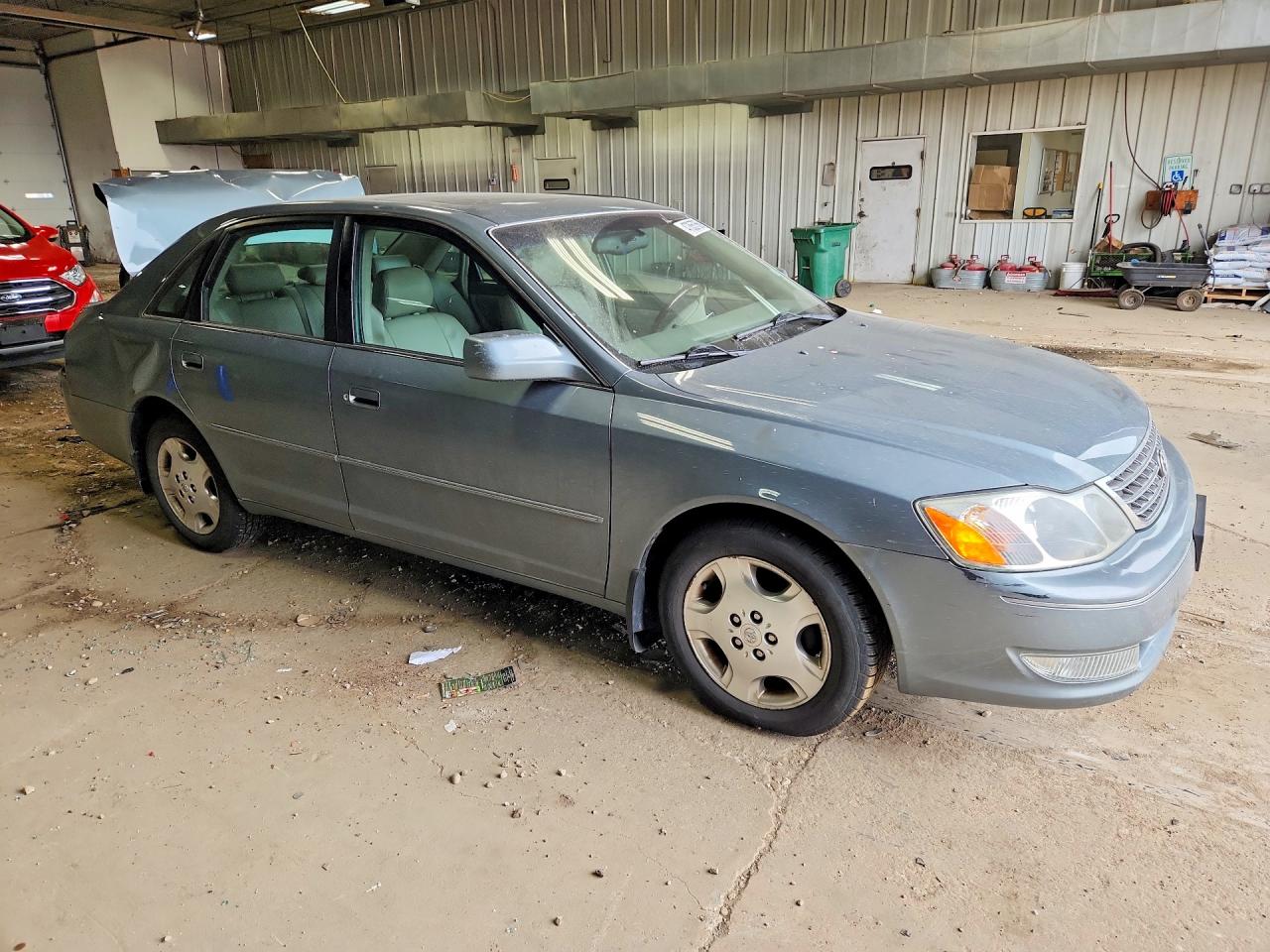 TOYOTA AVALON 2004 — 5