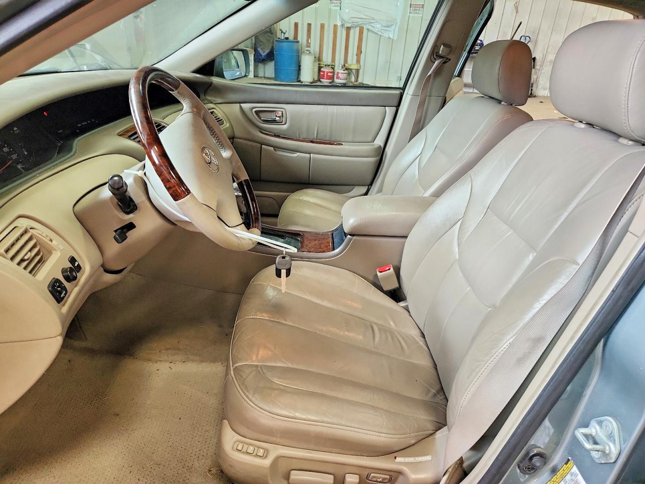 TOYOTA AVALON 2004 — 8