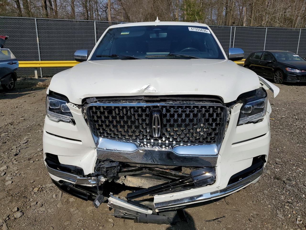 LINCOLN NAVIGATOR 2022 — 13