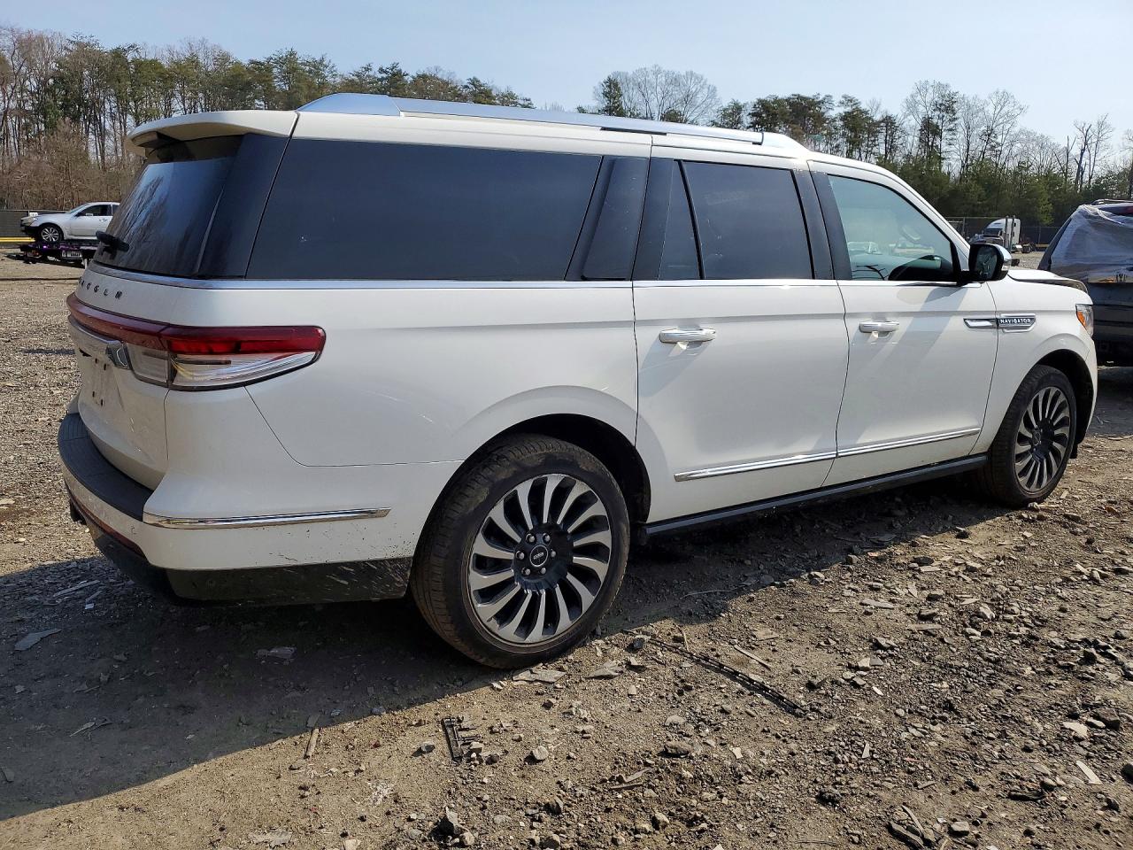 LINCOLN NAVIGATOR 2022 — 4