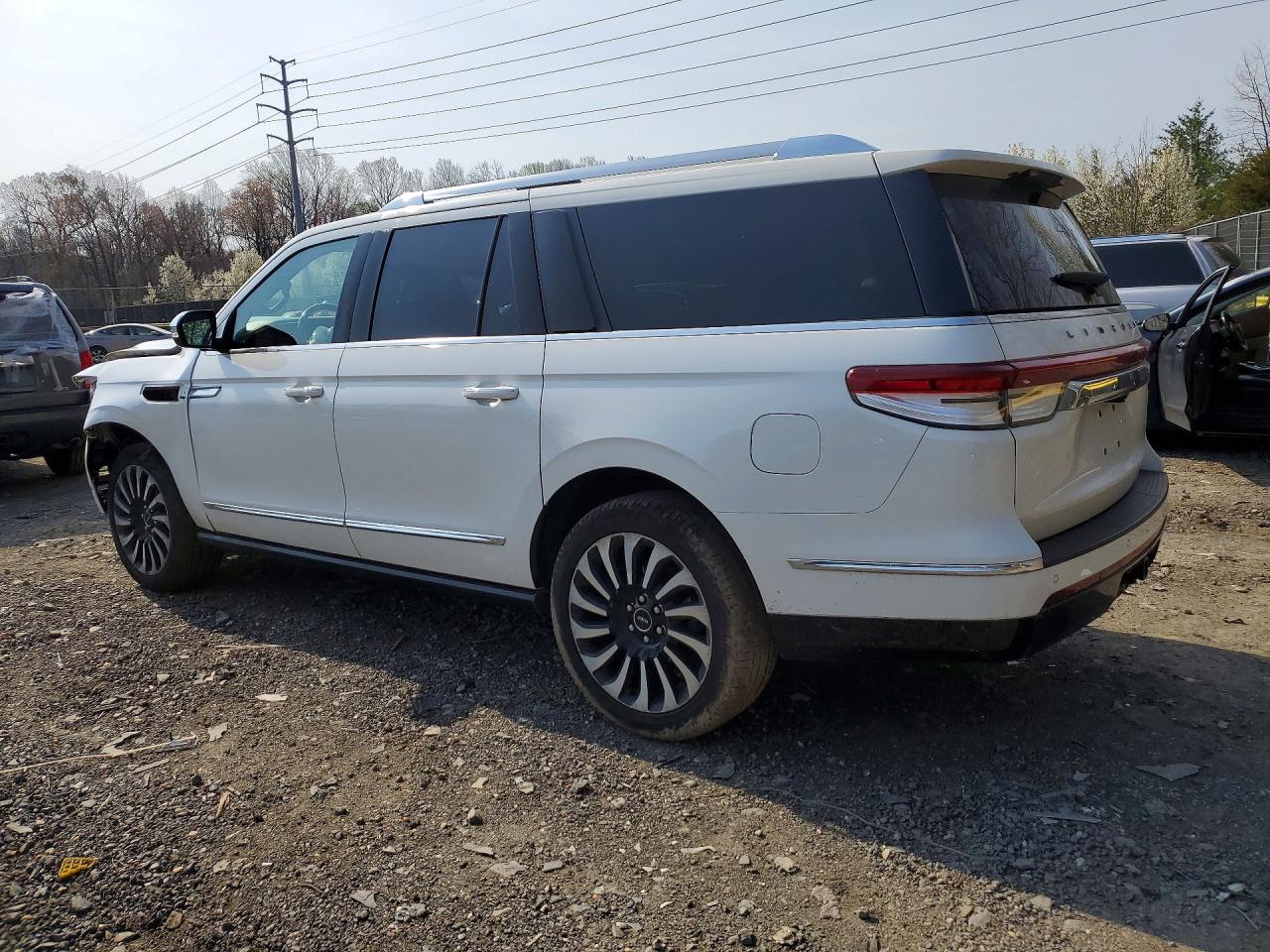 LINCOLN NAVIGATOR 2022 — 3
