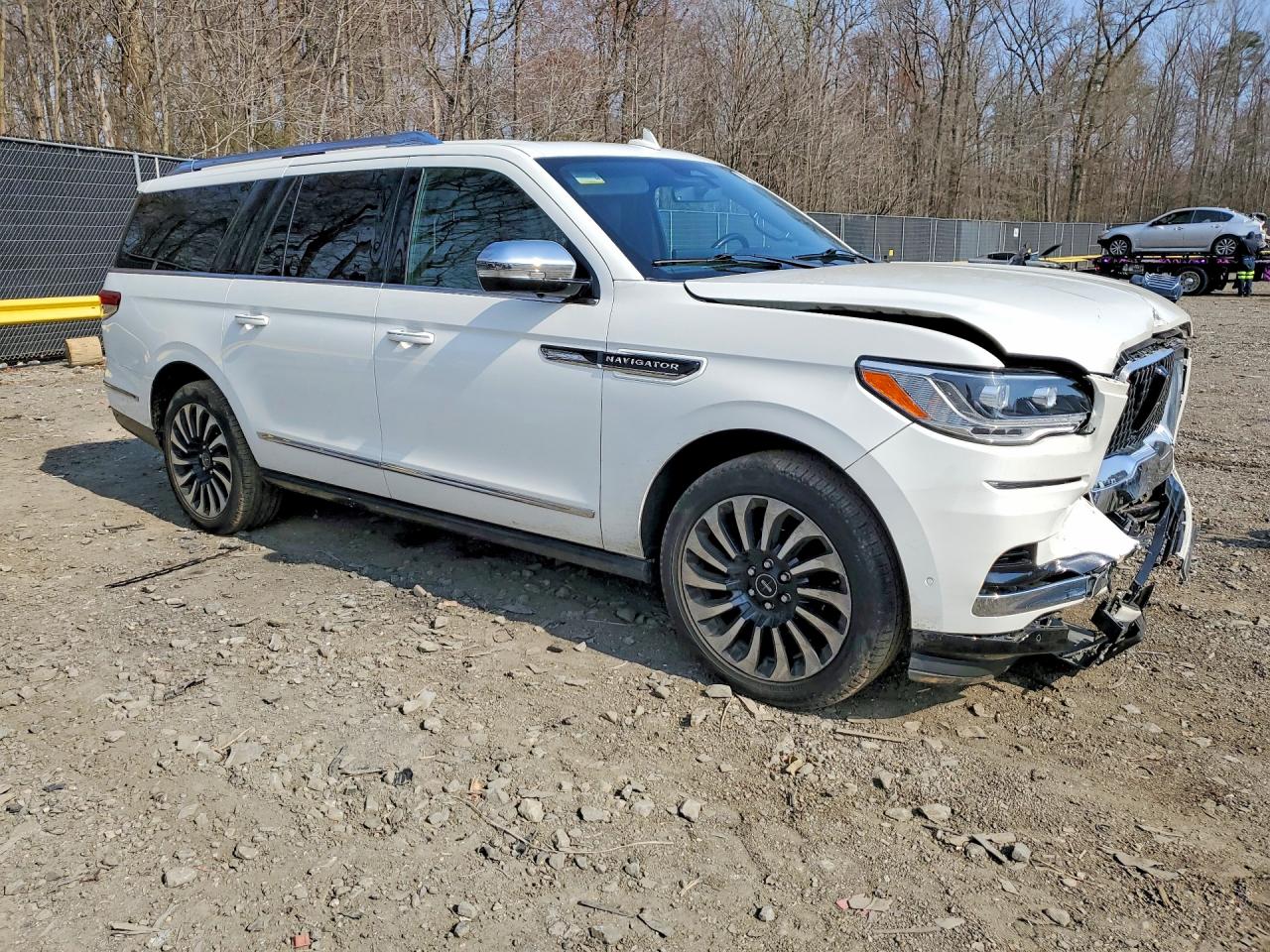 LINCOLN NAVIGATOR 2022 — 5