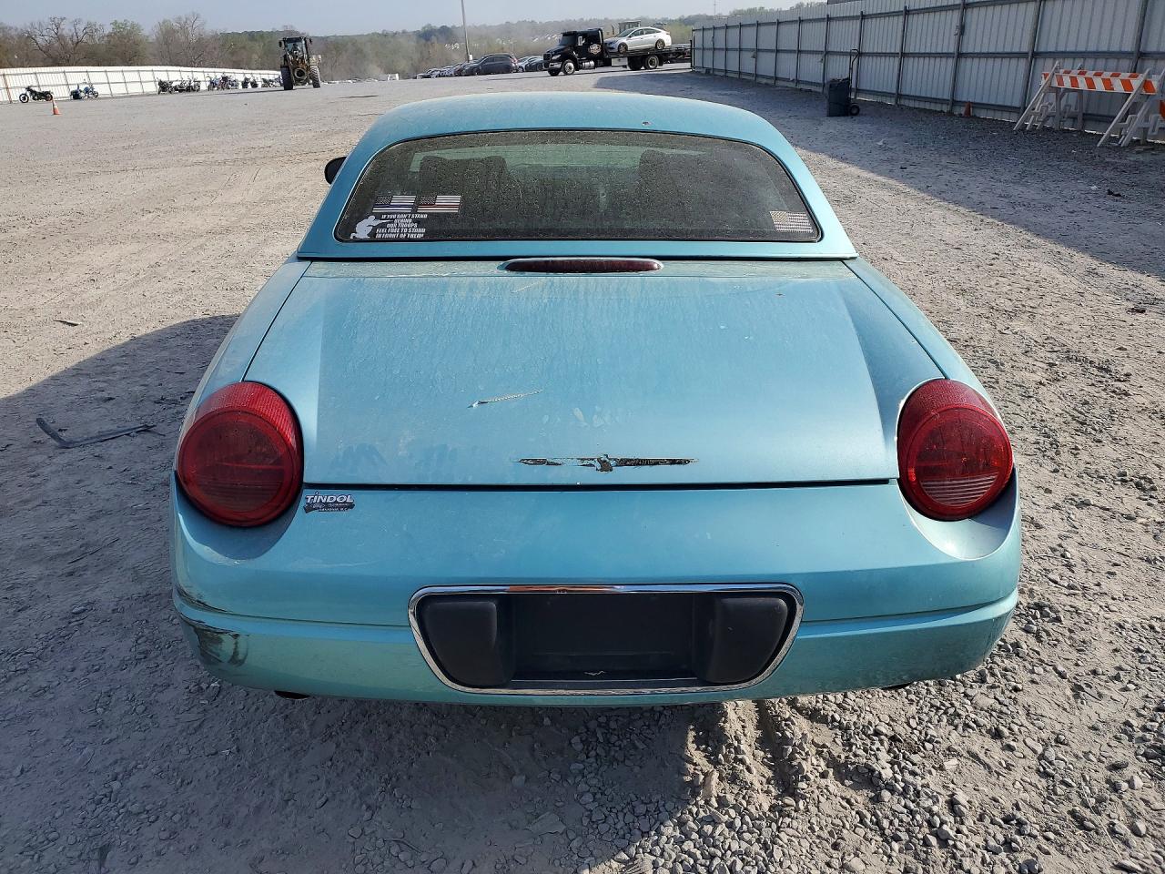 FORD THUNDERBIRD 2002 — 7