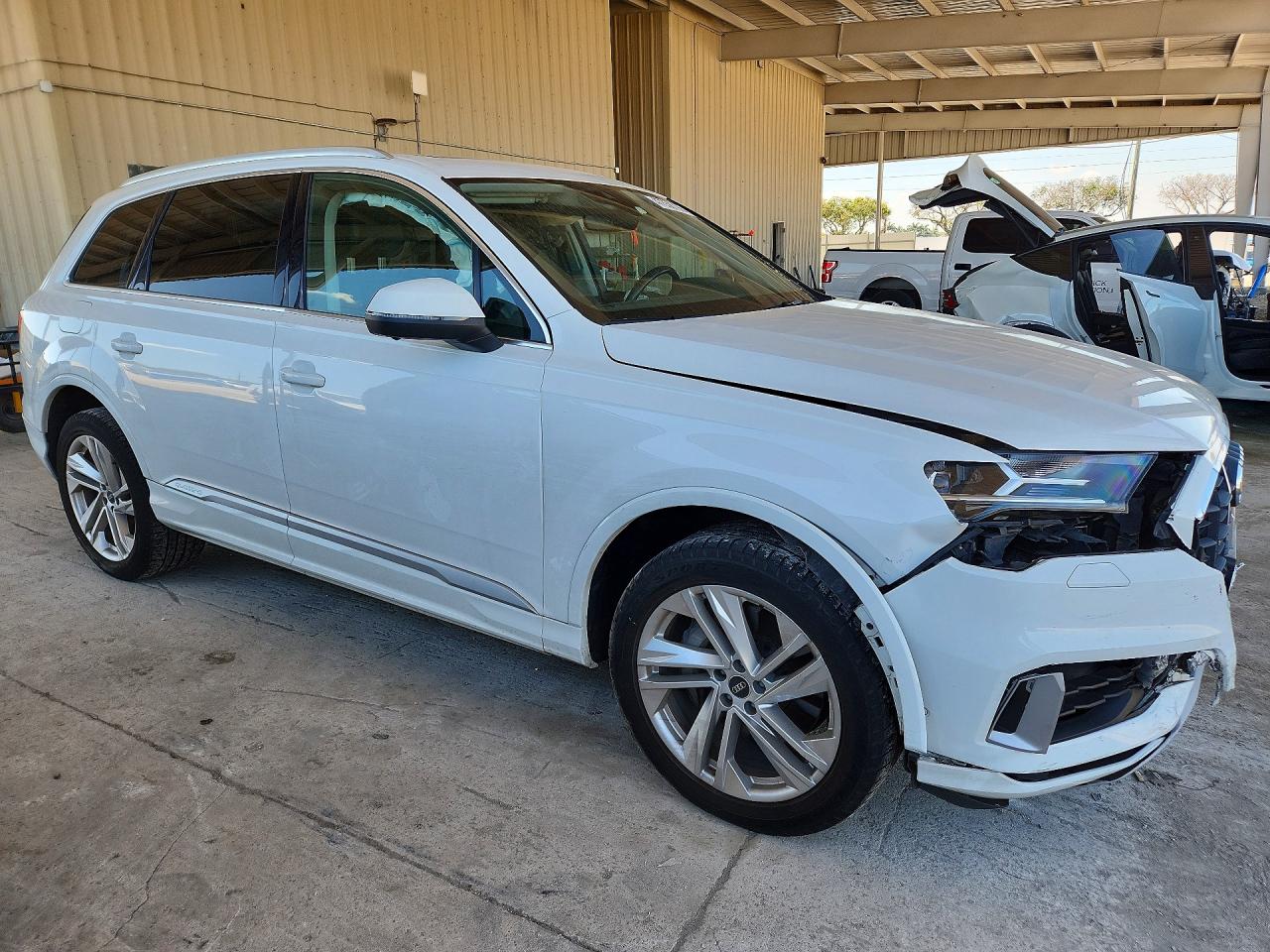AUDI Q7 2021 — 5