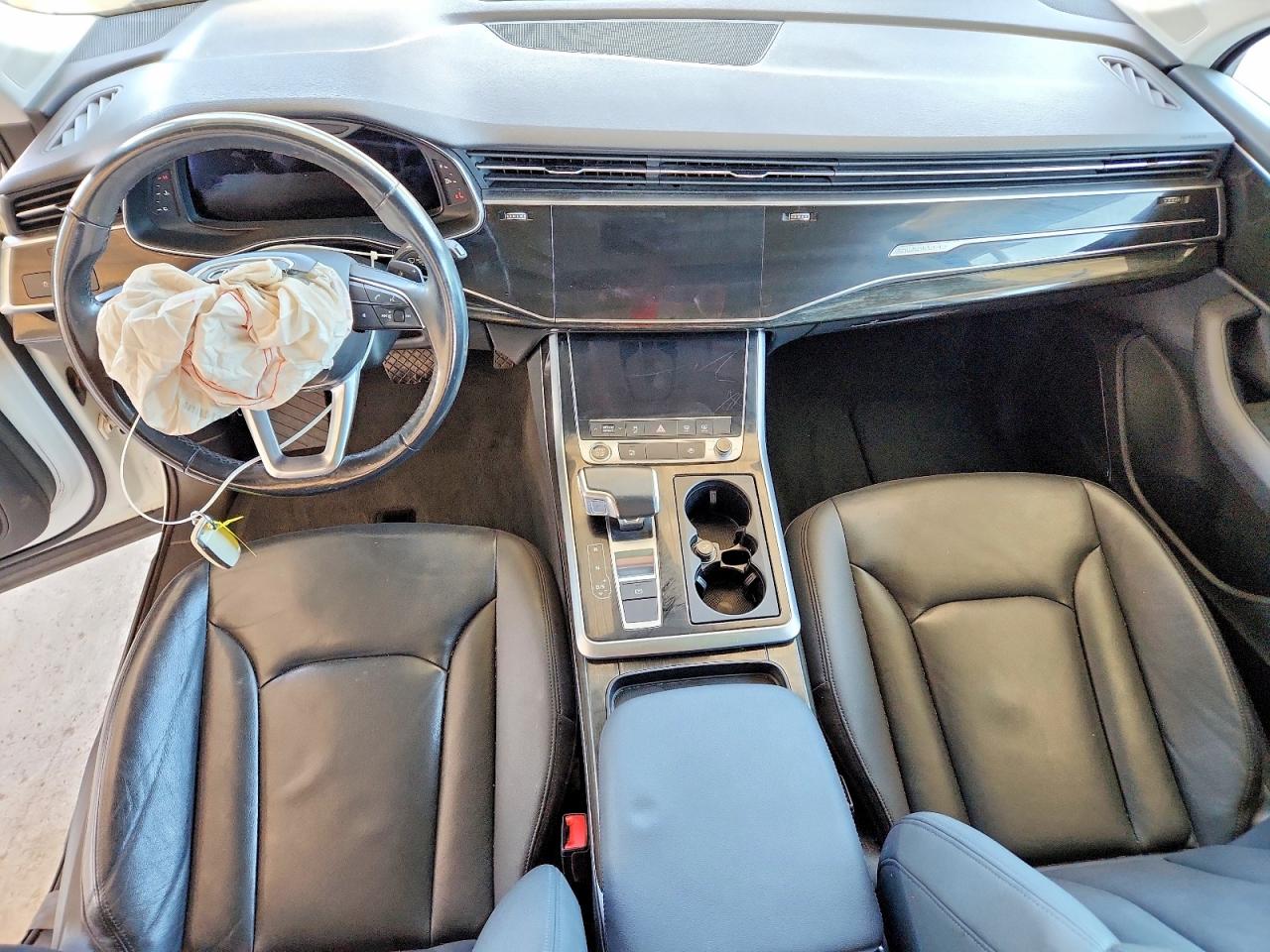 AUDI Q7 2021 — 9