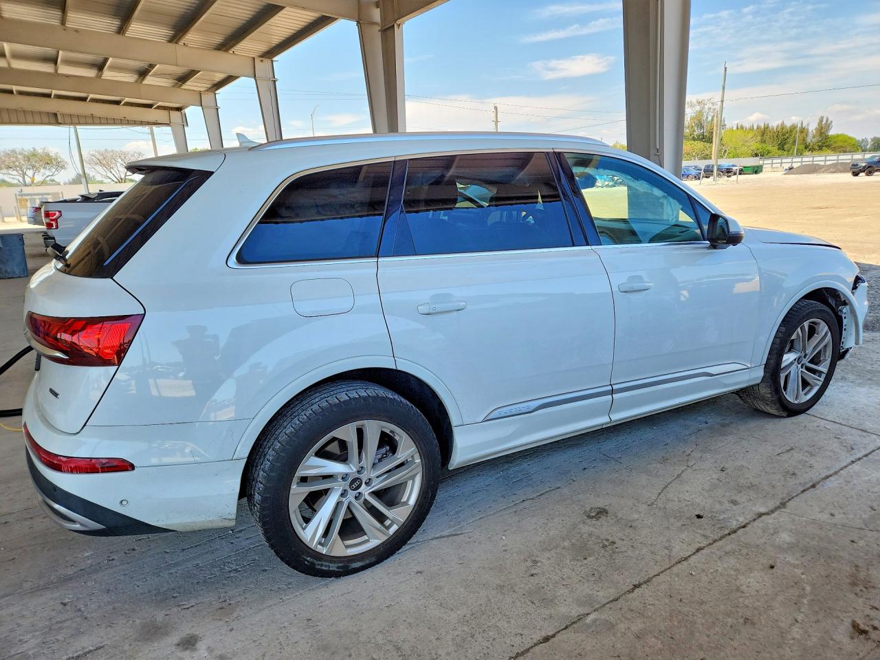 AUDI Q7 2021 — 4