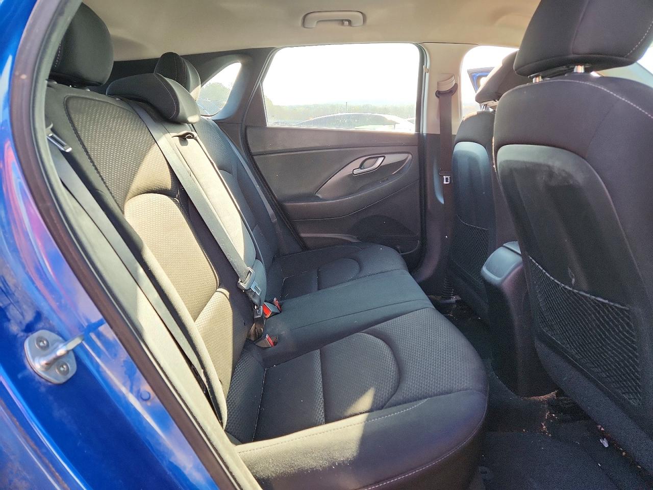 HYUNDAI ELANTRA GT 2018 — 11