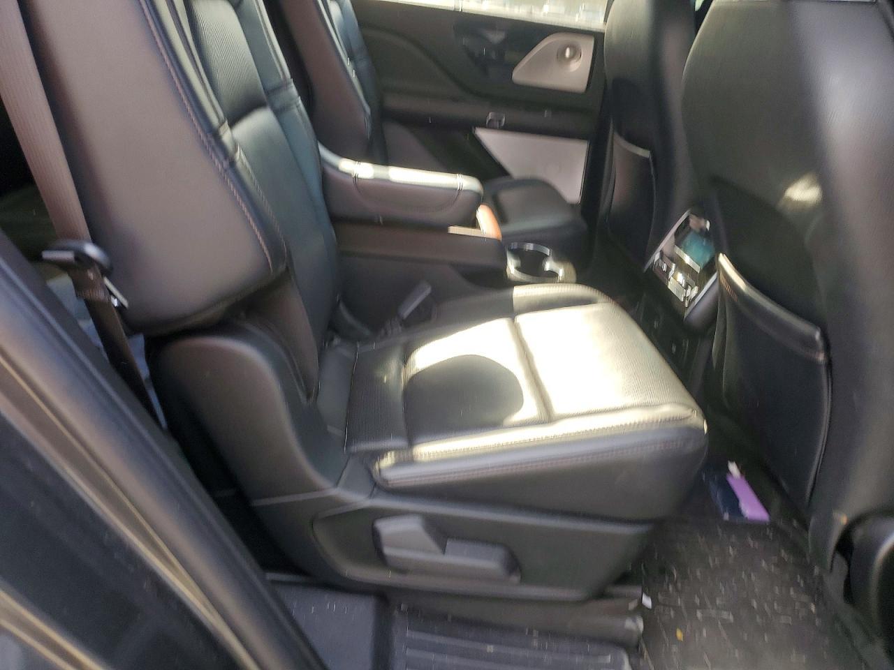 LINCOLN AVIATOR 2020 — 12