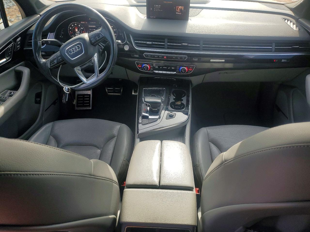AUDI Q7 2018 — 9