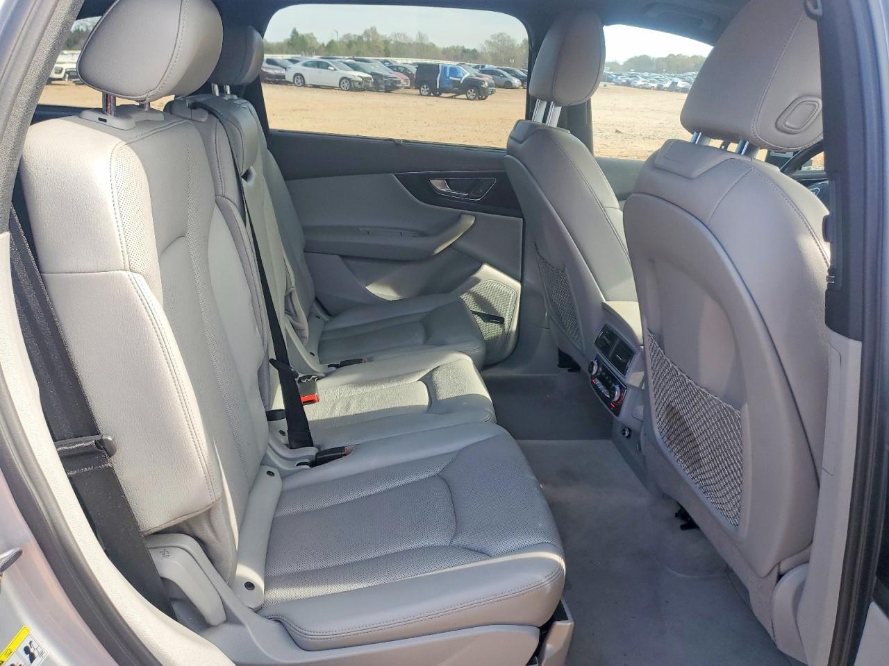 AUDI Q7 2018 — 12