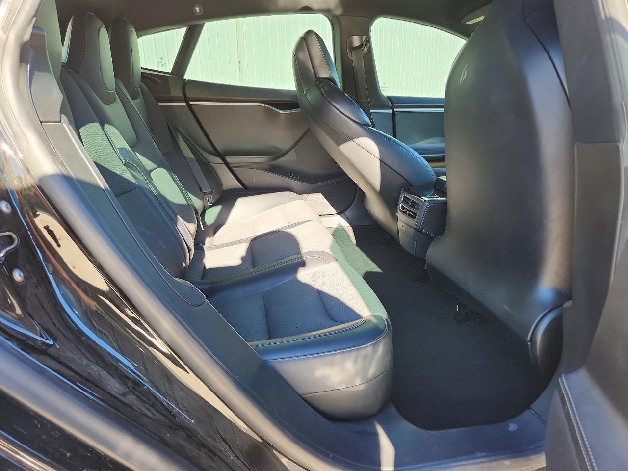 TESLA MODEL S 2018 — 11
