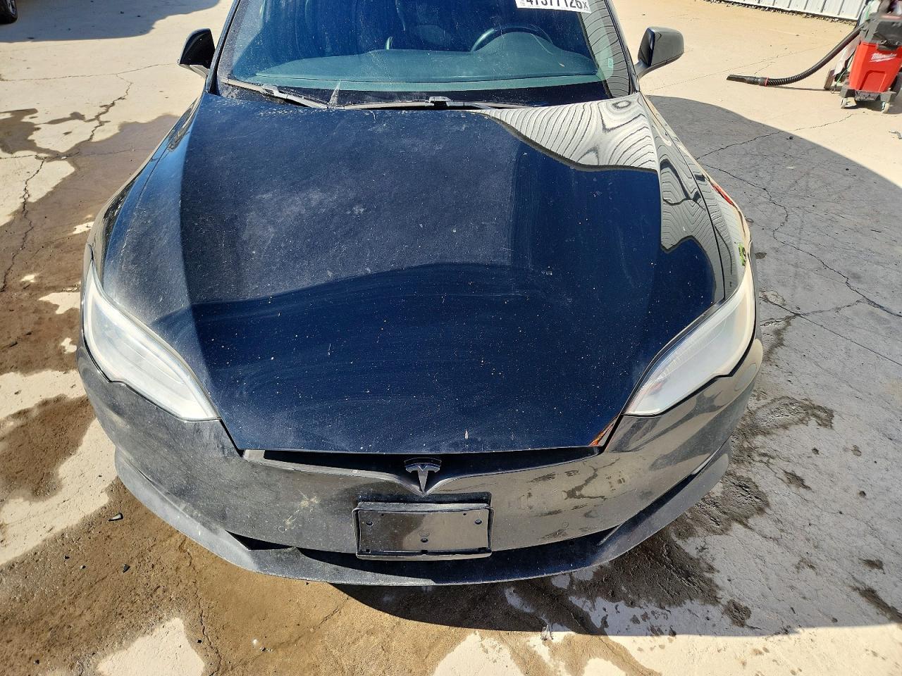TESLA MODEL S 2018 — 12