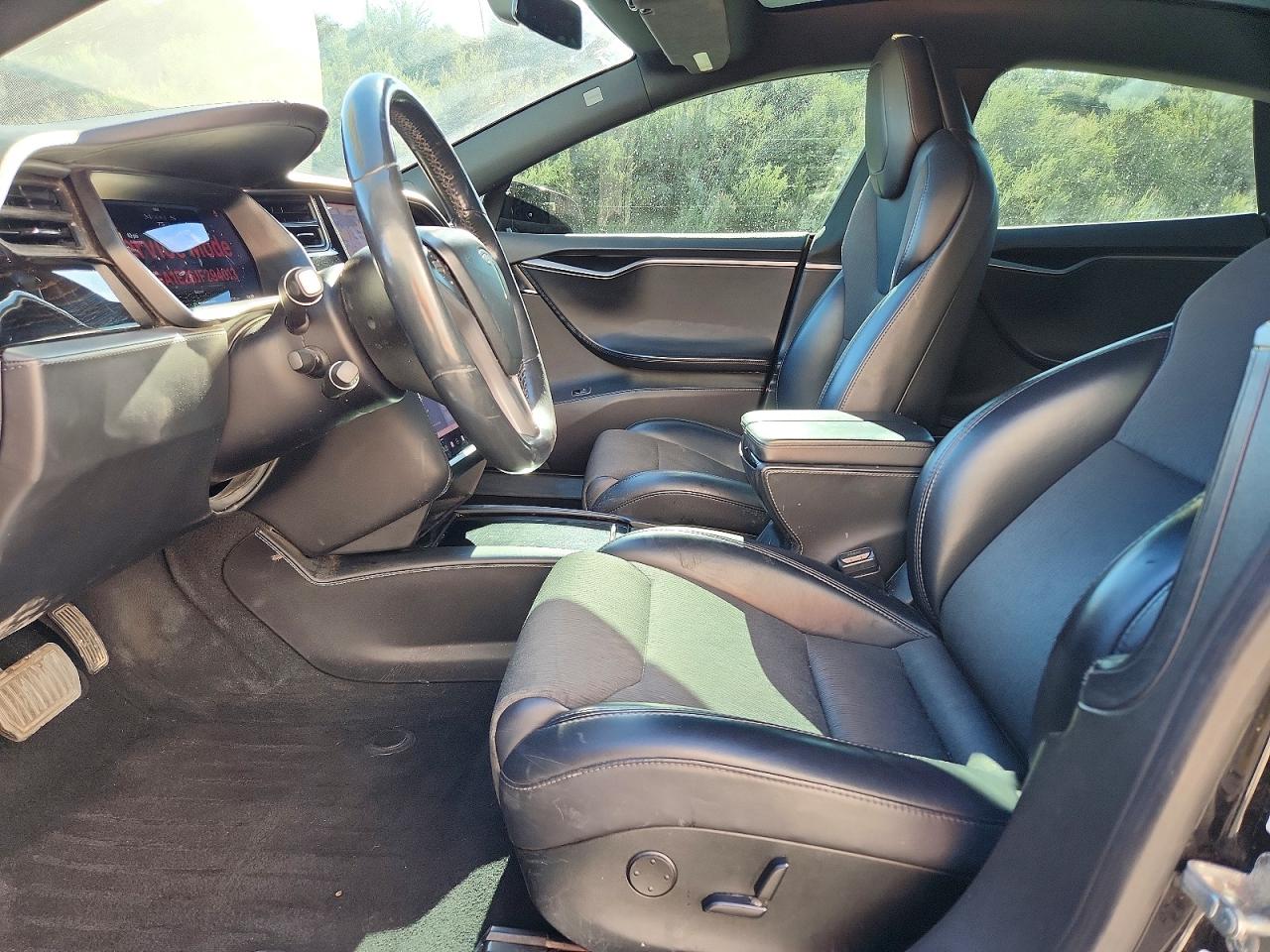 TESLA MODEL S 2018 — 8