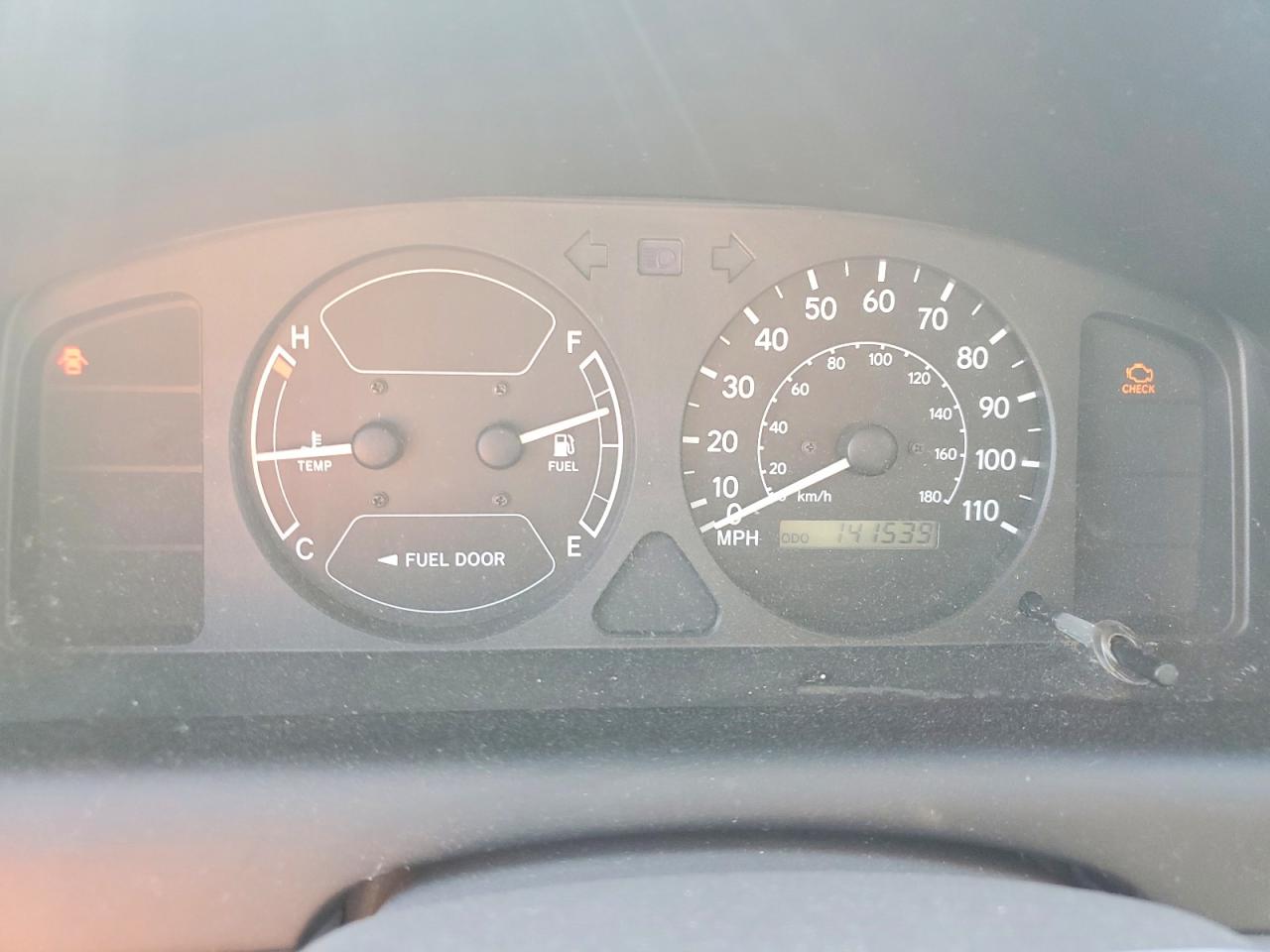TOYOTA COROLLA 2000 — 10