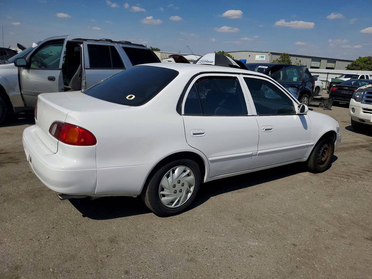 TOYOTA COROLLA 2000 — 4