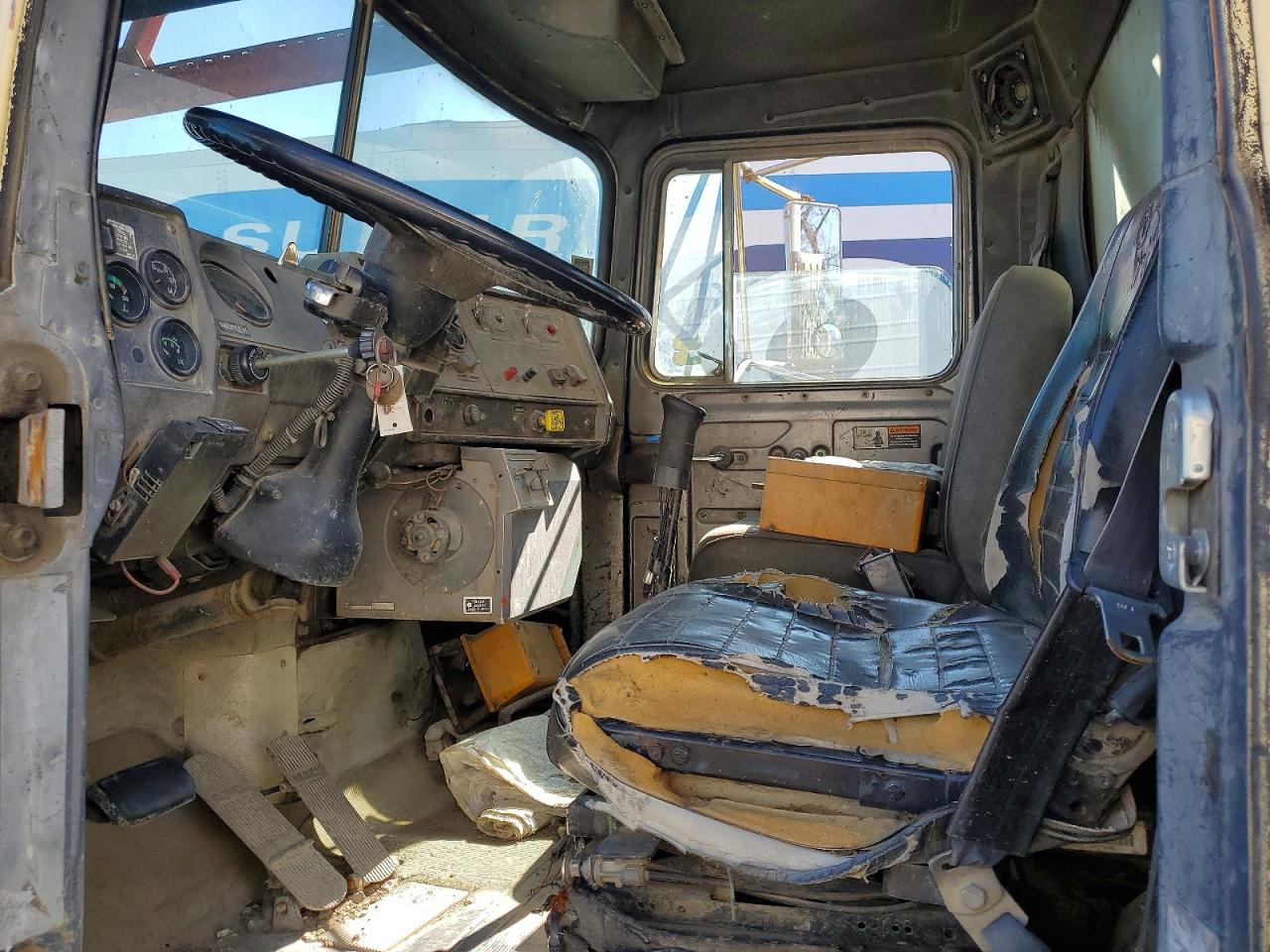MACK UNKNOWN 1991 — 6