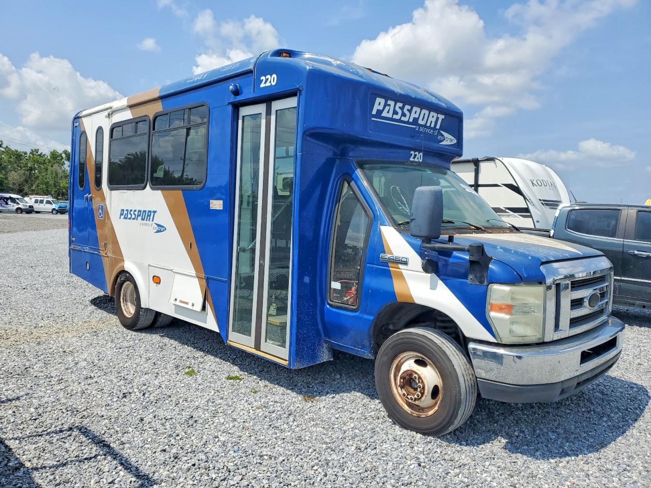 2016 FORD E450
