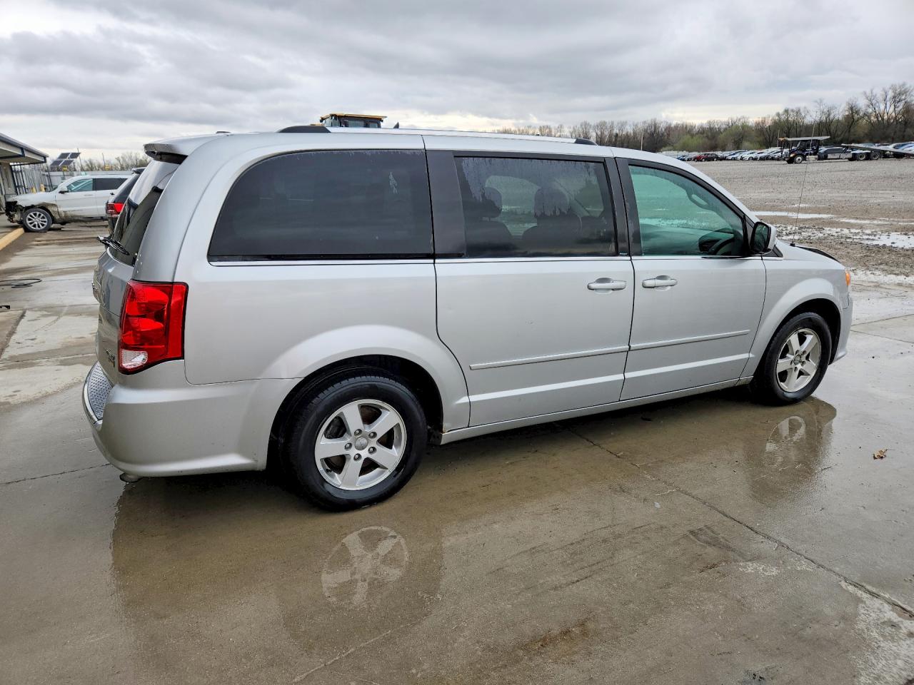 DODGE GRAND CARAVAN 2011 — 4