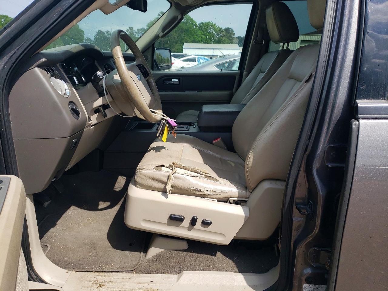 FORD EXPEDITION 2010 — 8