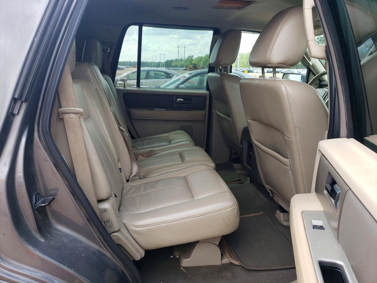 FORD EXPEDITION 2010 — 12