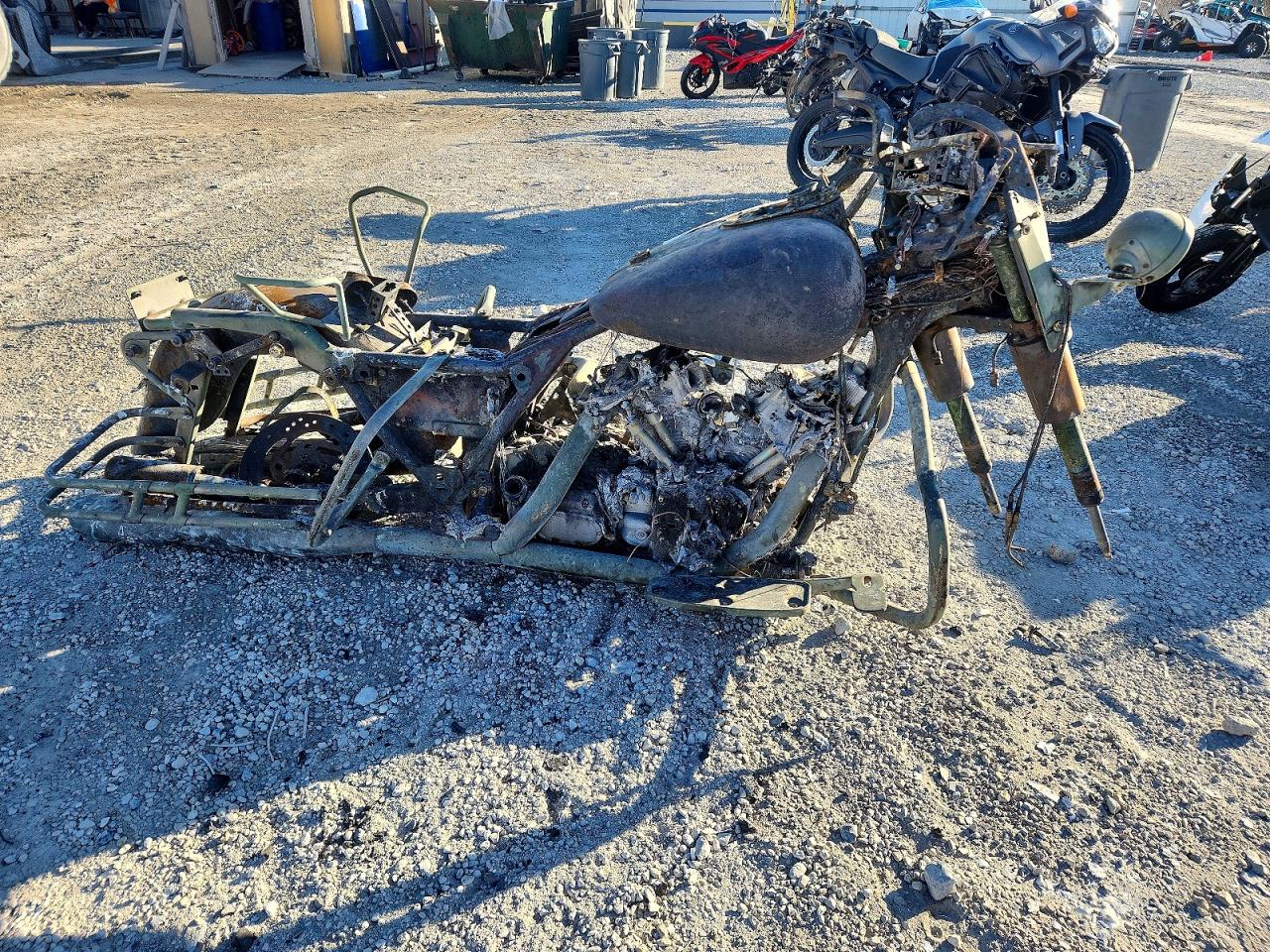 HARLEY-DAVIDSON FLHT 2004 — 2