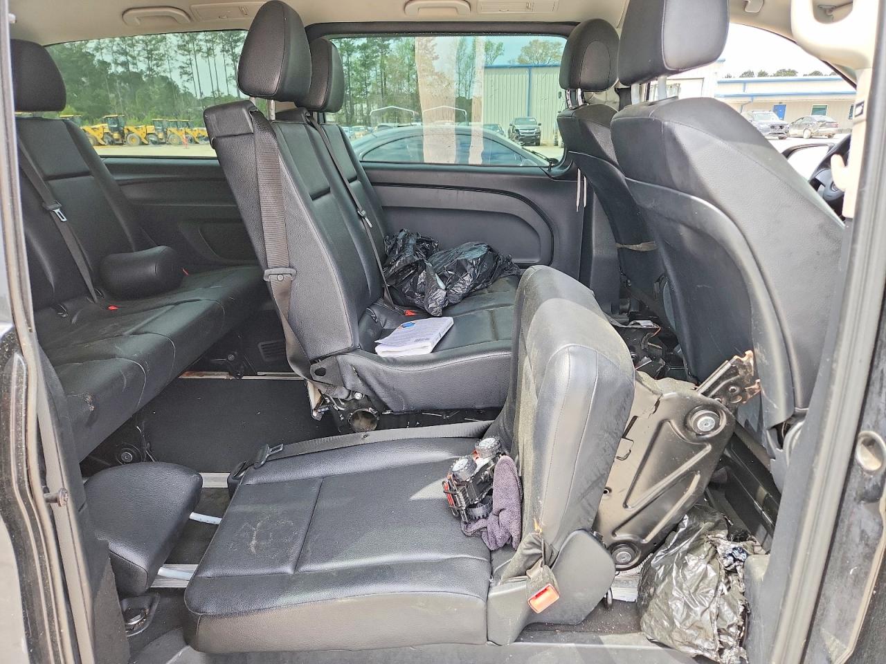 MERCEDES-BENZ METRIS 2018 — 12